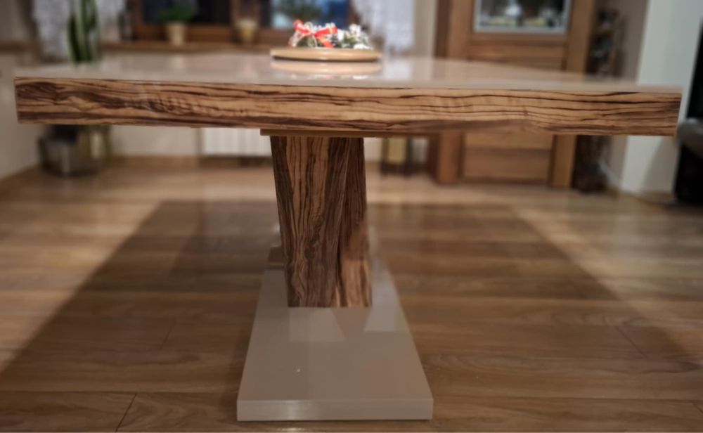 Nowoczesny rozkładany stół + krzesła gratis