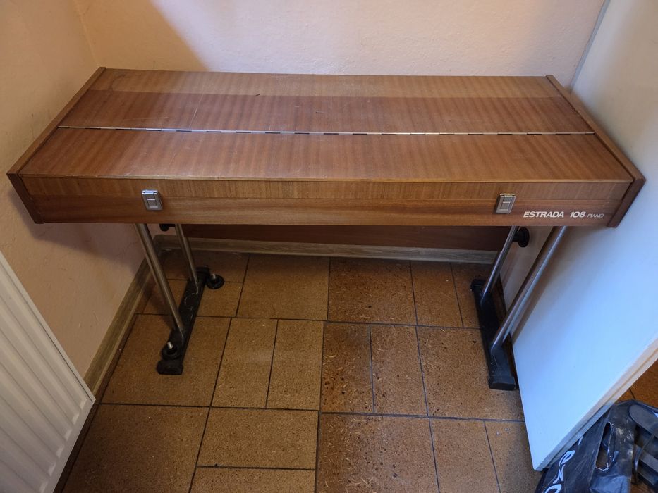 Syntezator pianino Unitra Estrada 108 + głośnik + stojak do nut