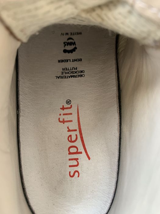 Продам дитячі ботинки