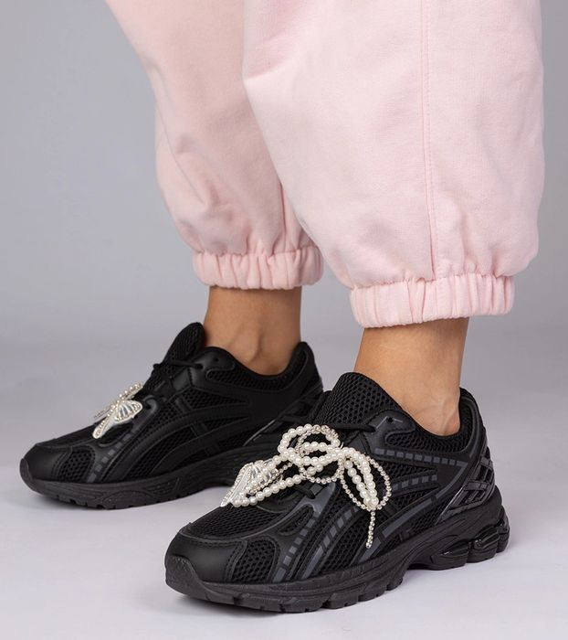 Czarne sneakersy z odpinanymi ozdobami Lekrus