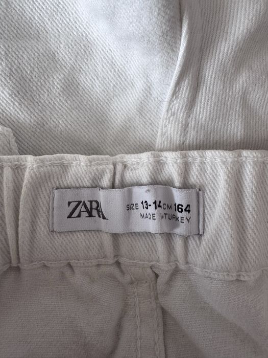 Білі, короткі, рвані шорти ZARA