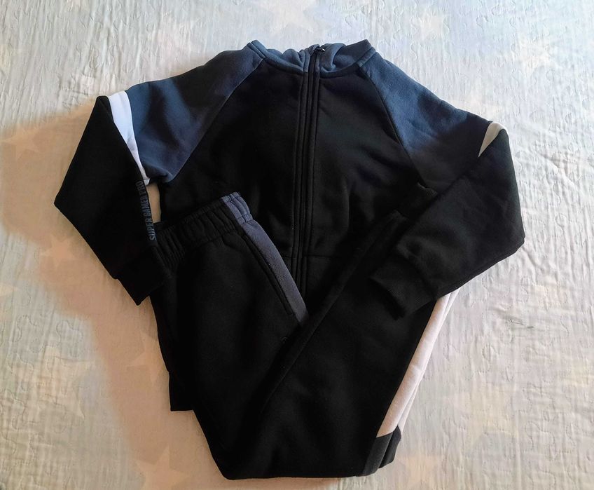 Fato de treino, da Sportzone, com 2 tshirts  (Up) - 10 anos