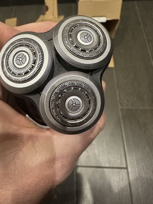 Электро бритва Pfilips 9000