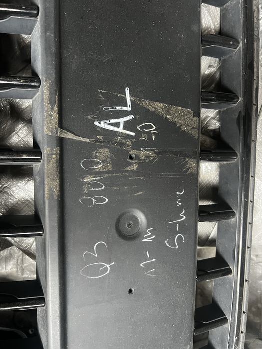 Радіаторна решотка. Ауді ку3. Ауди q3. Решітка