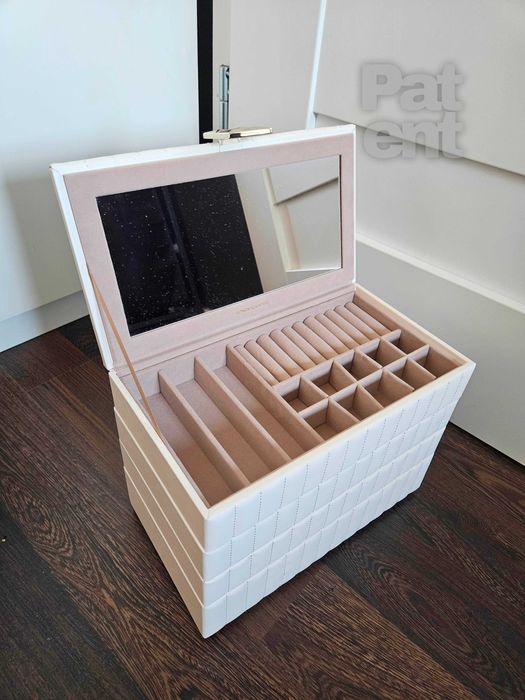 Duża biała pikowana szkatułka na biżuterię 4 poziomy z lusterkiem