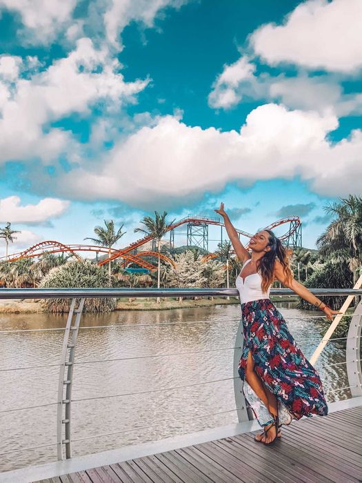 Saia Comprida com Rachas Laterais Acentuadas