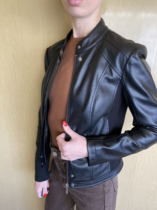 Продам куртку GUESS