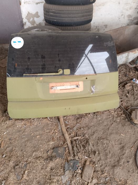 Ляда багажніка Honda HR V