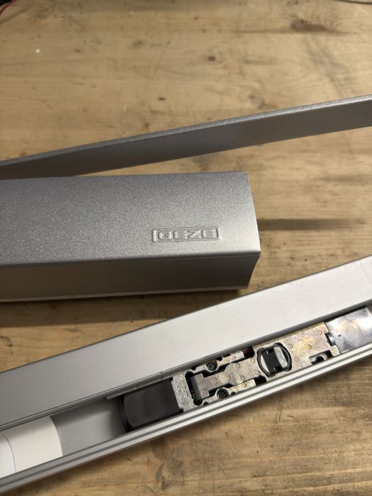 GEZE TS 5000 RFS Samozamykacz wolnobiegowy