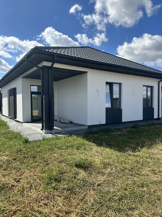 Продаж будинок на Війскбуді коло парку Олександріі