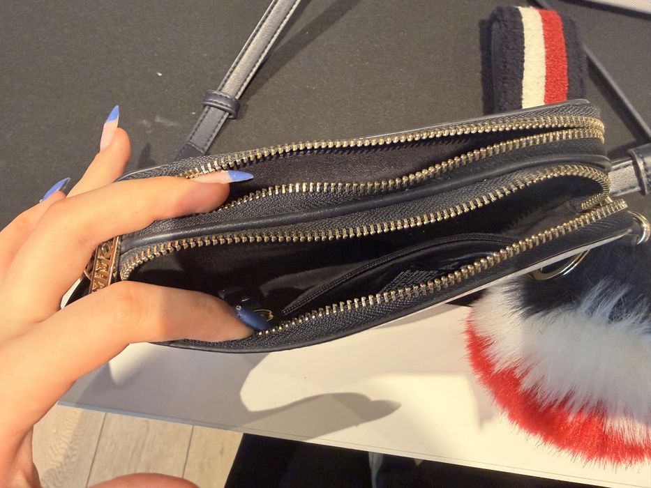 TOMMY HILFIGER - granatowa torebka na codzień