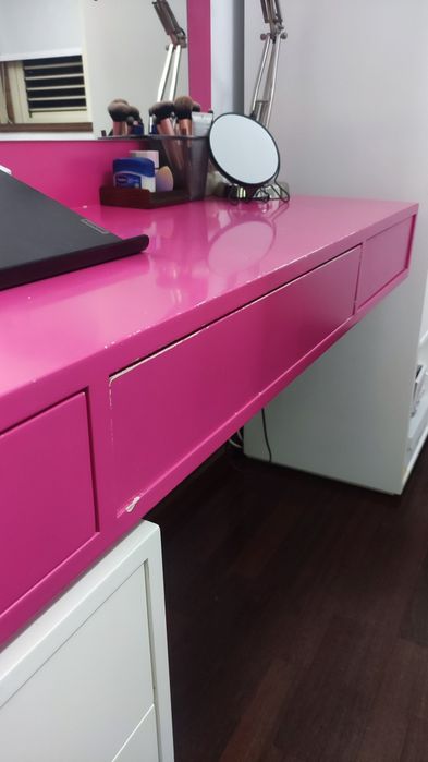 Secretária com espelho