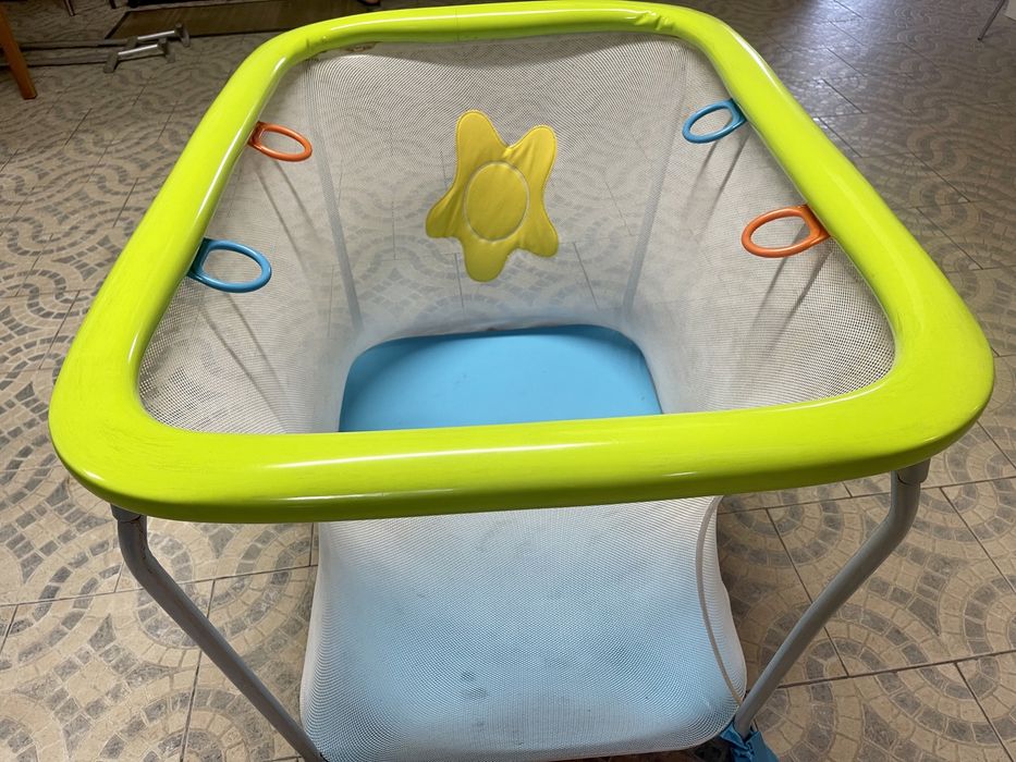 Parque infantil em bom estado