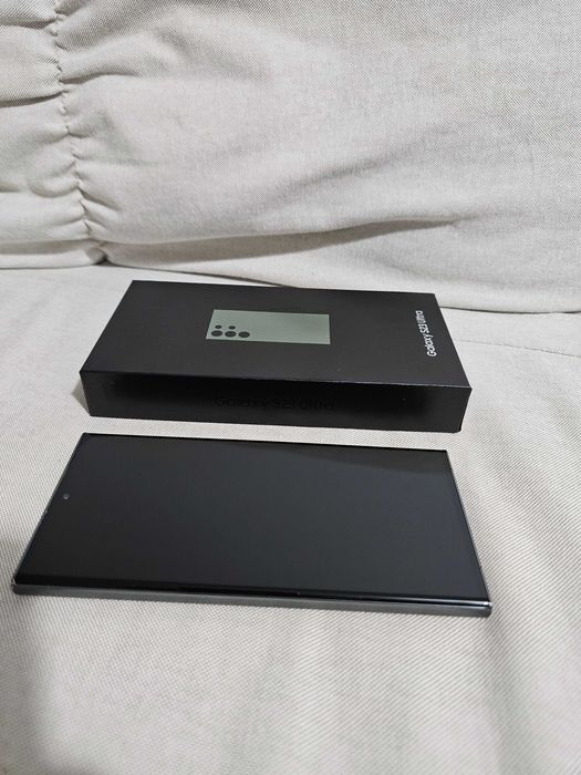 Samsung S23 Ultra 512gb.  Excelente