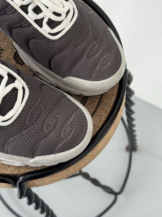 Оригинал Nike Air Max Plus ‘Year of The Sneak’ (IB7679 200) найк тн