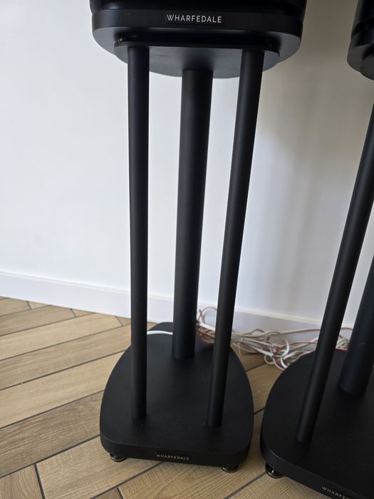 Standy stojaki pod kolumny wharfedale