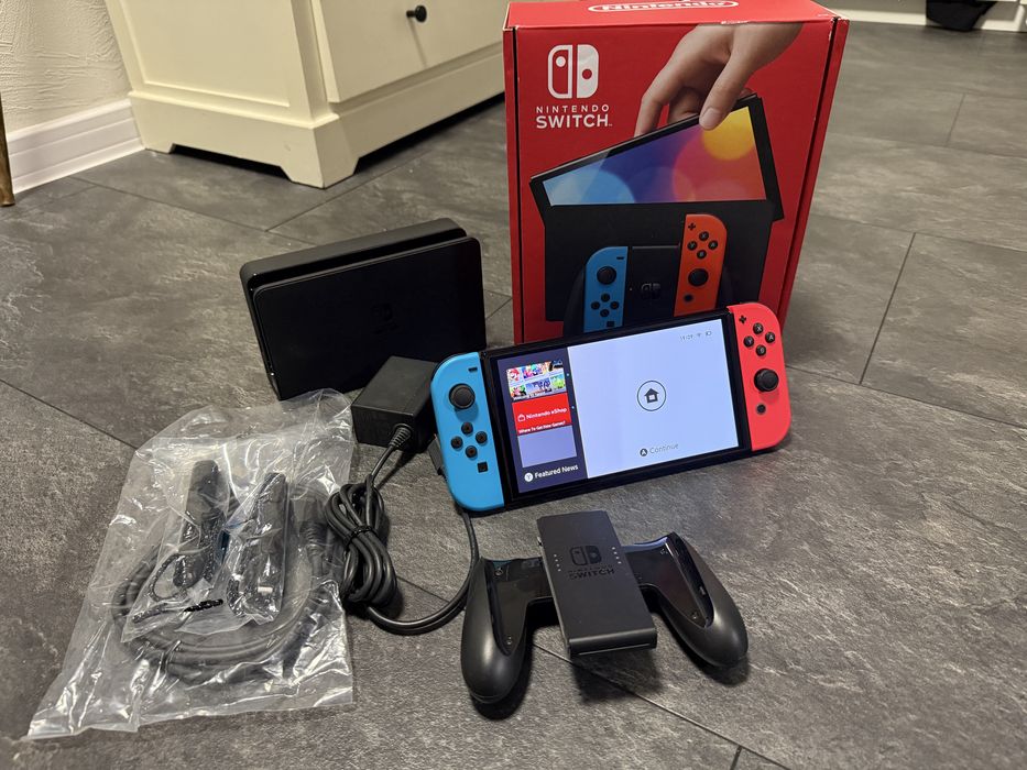 Nintendo Switch OLED Komplet