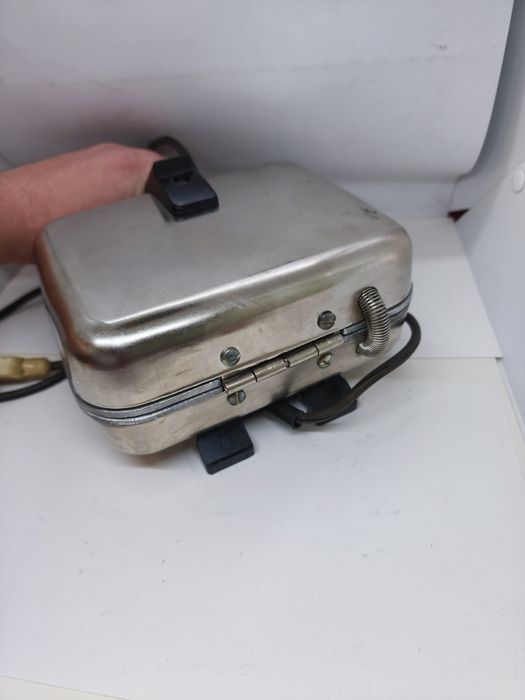 Советская электрическая вафельница ласунка электровафельница СССР