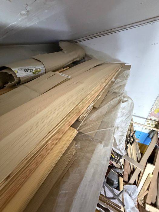 Шпон меблевий Сосни - 2,5 мм довжина від 2,2 - 3 м / ширина 17- 18 см