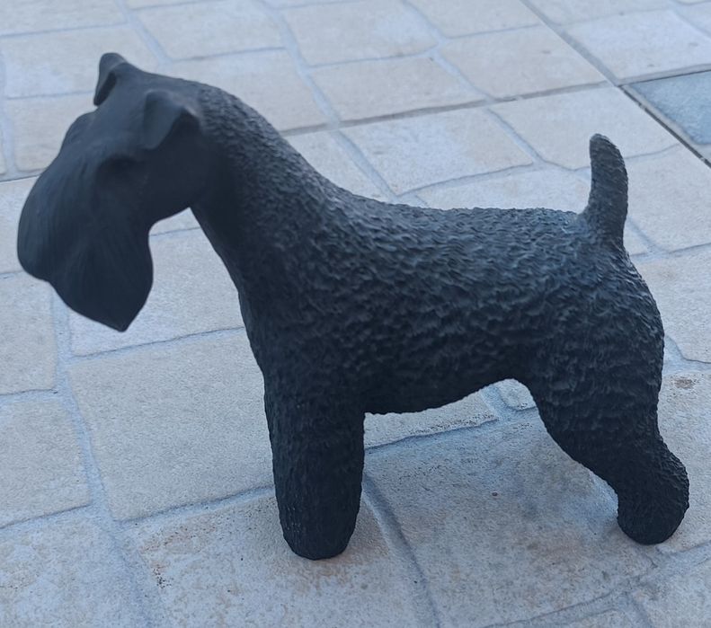 Estatueta estátua cão raça Schnauzer Terrier