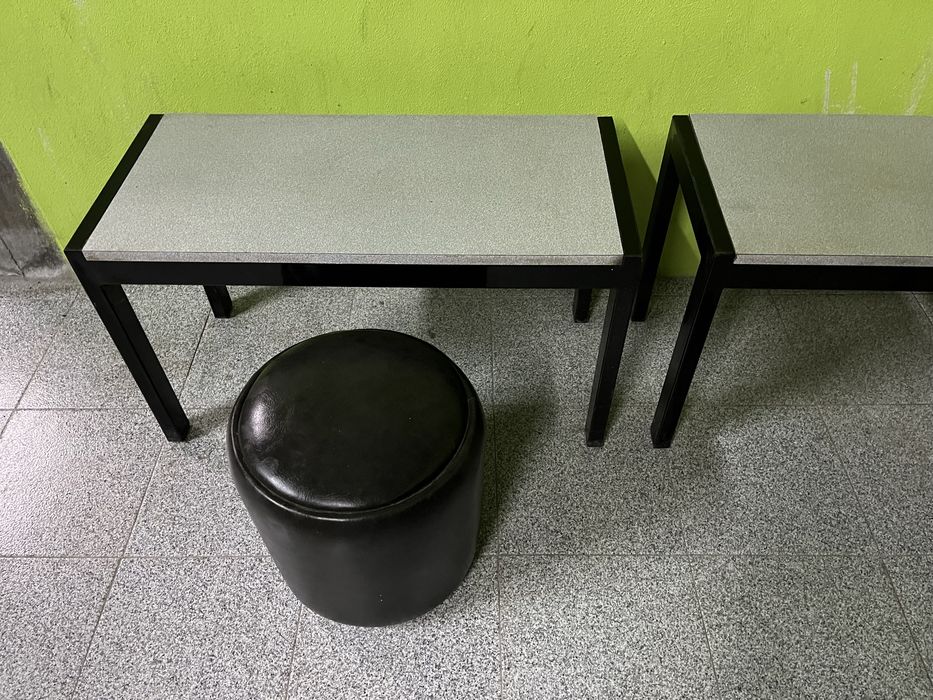 Mesa de centro baixa - tampo matizado em cinza claro