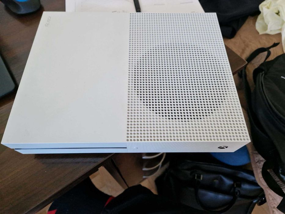xbox one S- uszkodzone HDMI- nowy dysk