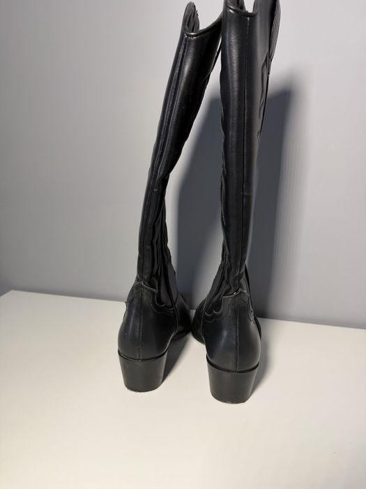 Казаки чорні/ковбойські чоботи stradivarius