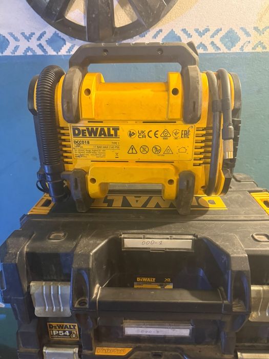 Продаю інструмент Dewalt