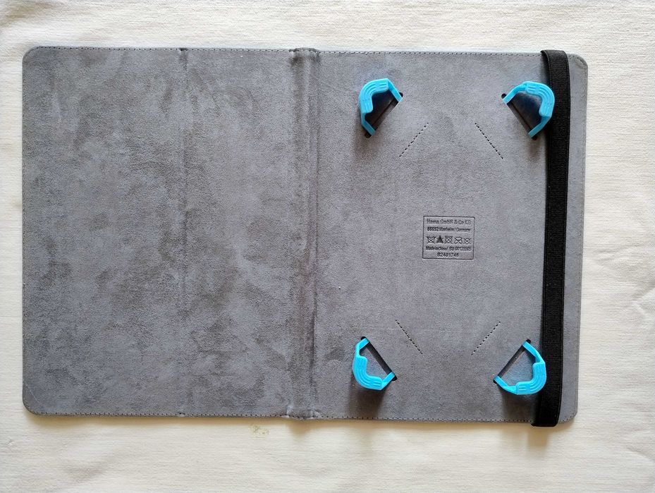Чехол-книжка  Hama универсальный на планшет 10-12"