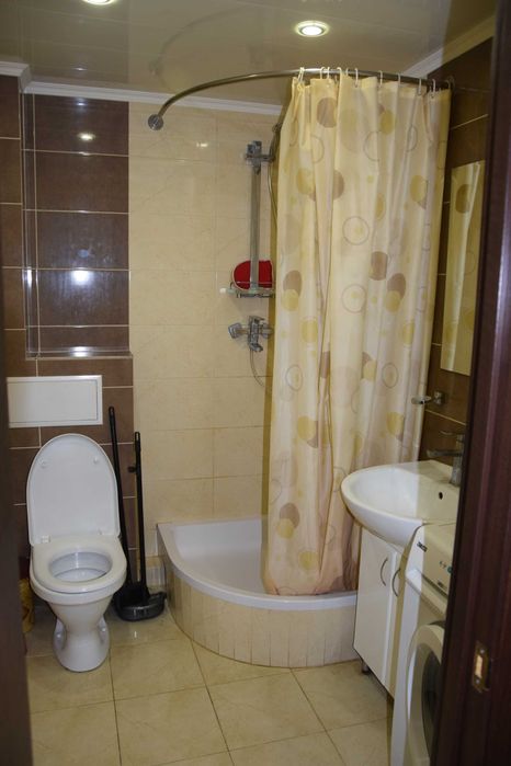 Отопление своё! Центр м.Научная. Посуточно квартира. Рядом госпиталь.