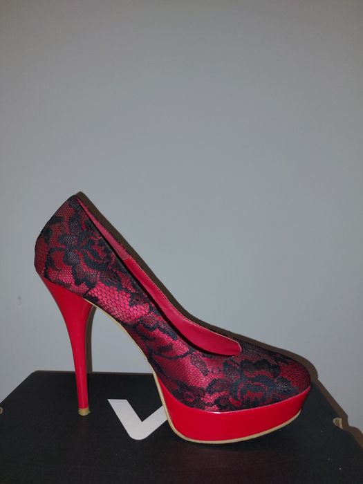 Buty na obcasie.