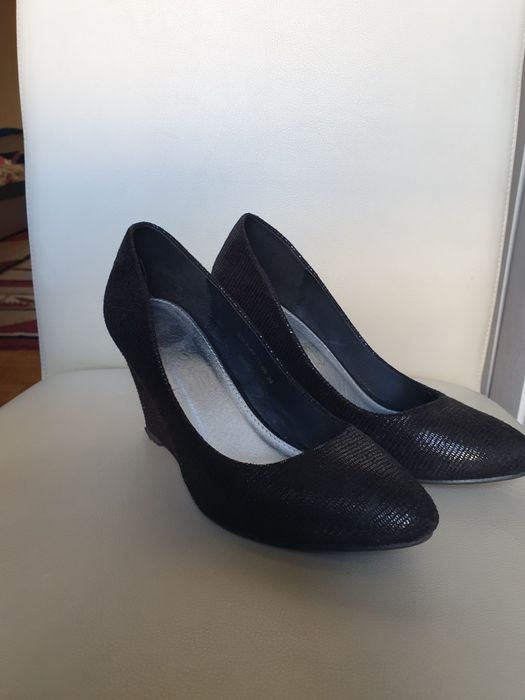 Buty na koturnie rozmiar 38