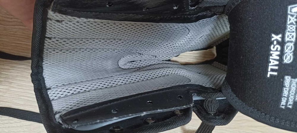 Ортез голеностопный McDavid MDA101 с жесткими вставками. Размер XS