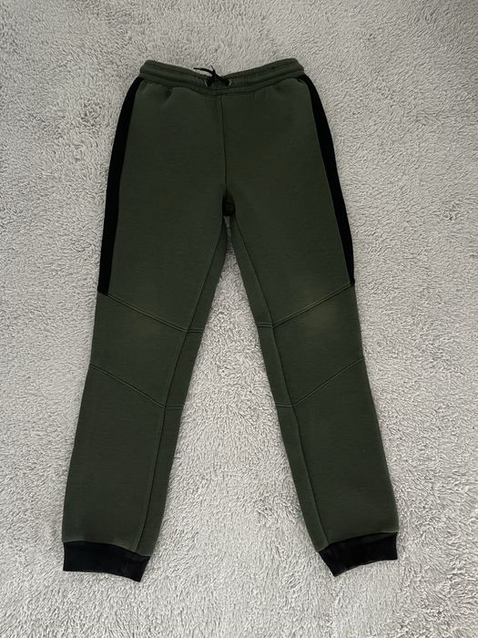 TU r. 158 cm spodnie dresowe dresy khaki dla chlopca