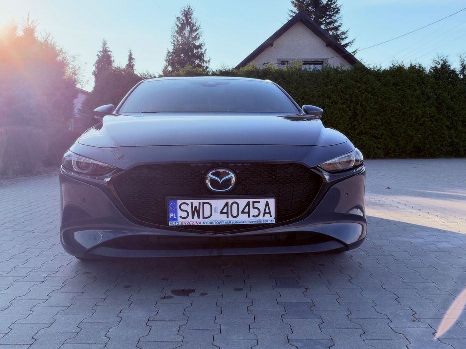 Mazda 3 Mazda 3 2.0 122 HP wersja wyposażenia HIKARI