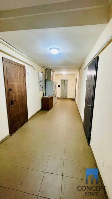 Продам большую 3 комн. квартиру 61 м2 ул.Независимости (Титова)