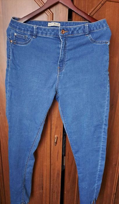 Гарний жіночий одяг + подарунок