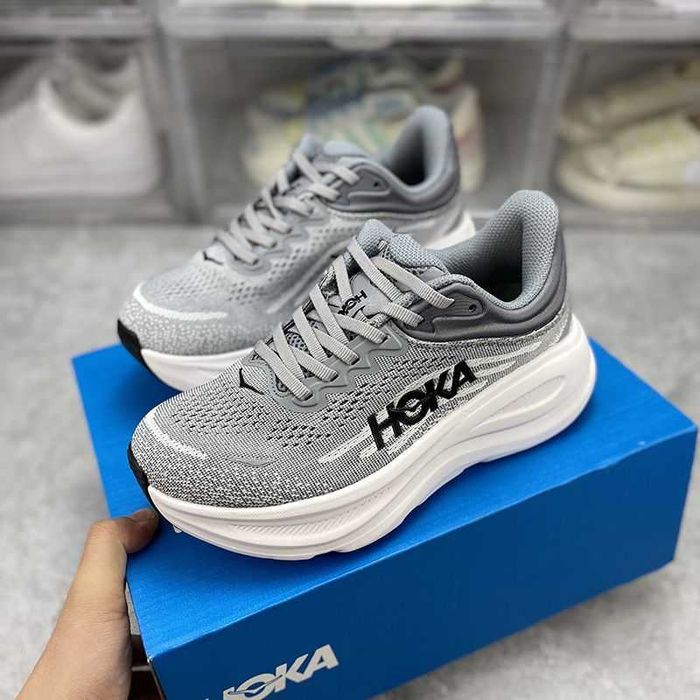 Кросівки для бігу Hoka Bondi 9