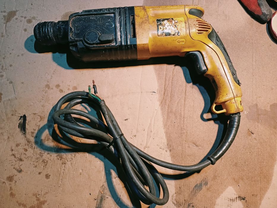 Wiertarka DeWALT PA6 GF 30 z możliwością kłucia. Partynia • OLX.pl