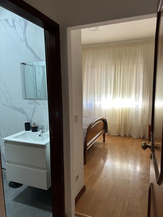 Quarto com casa de banho privativa a 10 min do hospital Sao Joao