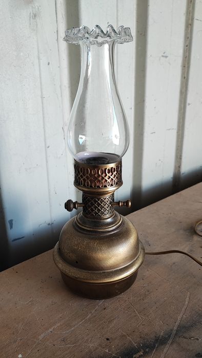 Candeeiro antigo eletrificado