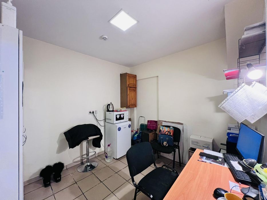 Продам магазин на зупинці Привокзальна площа (топ-місце)