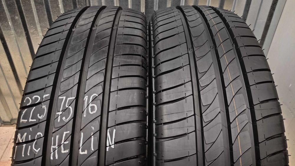 Шини 225/75R16C Michelin . 9мм. с нові