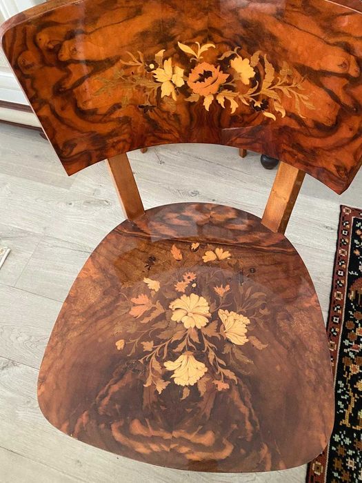 Conjunto mesas e cadeiras