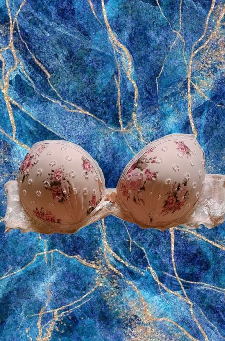 Elegancki biustonosz push-up 75C – delikatny, kobiecy, zmysłowy!