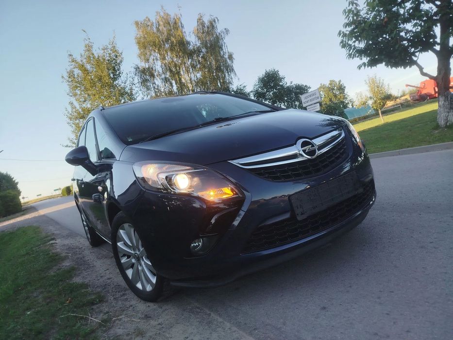 Opel Zafira Opel Zafira 1.4 turbo piękny kolor- bogate wyposażenie!