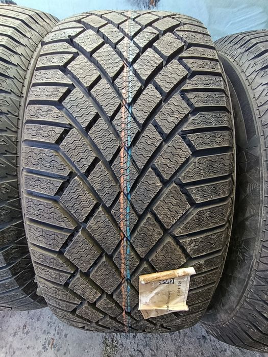 Продам комплект шин 225/55-17 Continental Viking contact 7