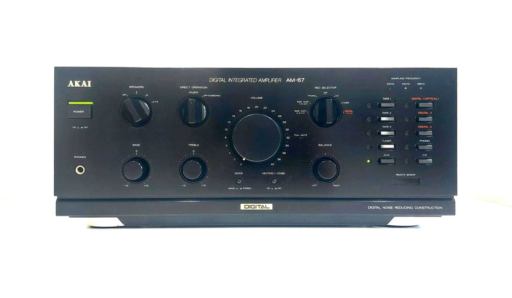 Amplificador Digital "High-End" AKAI AM-67 c/2x170w + Comando