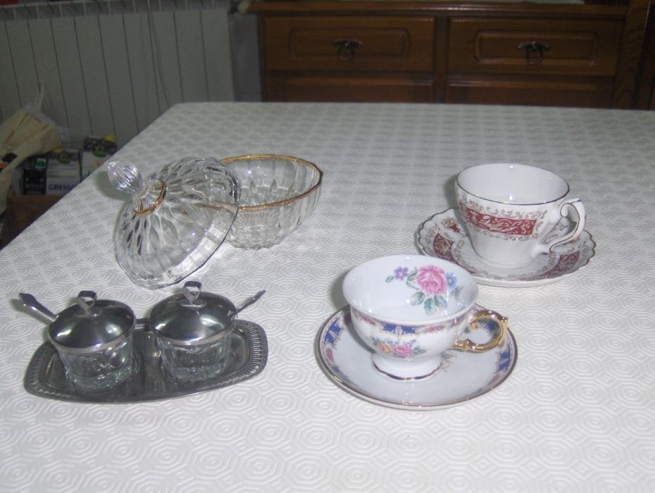 Serviços de chá e café fina porcelana + diversos