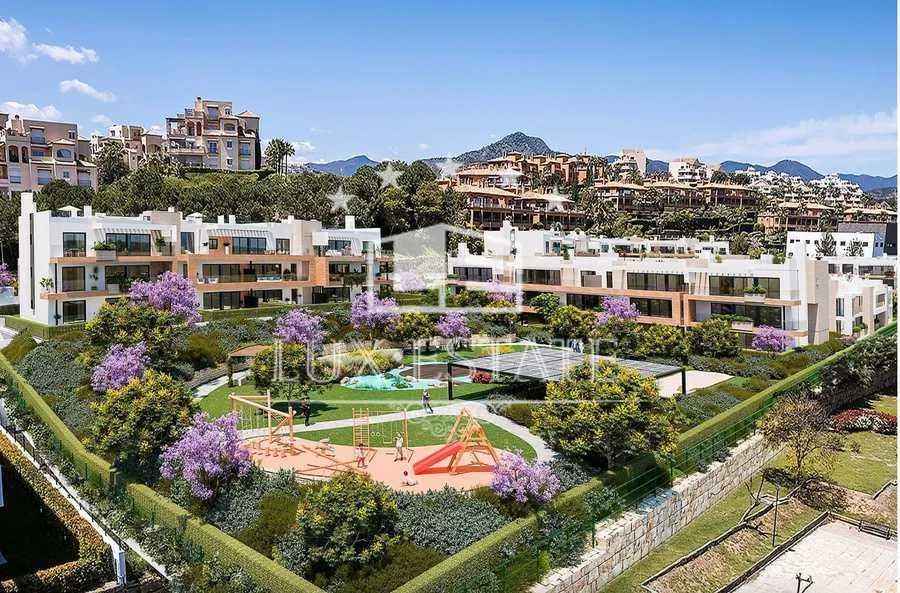 Престижный жилом комплекс в Марбелья с видами на горы и море